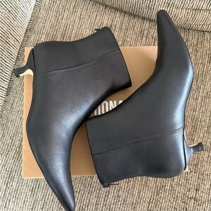 New In Box, Cushionaire Kitten Heel Bootie’s